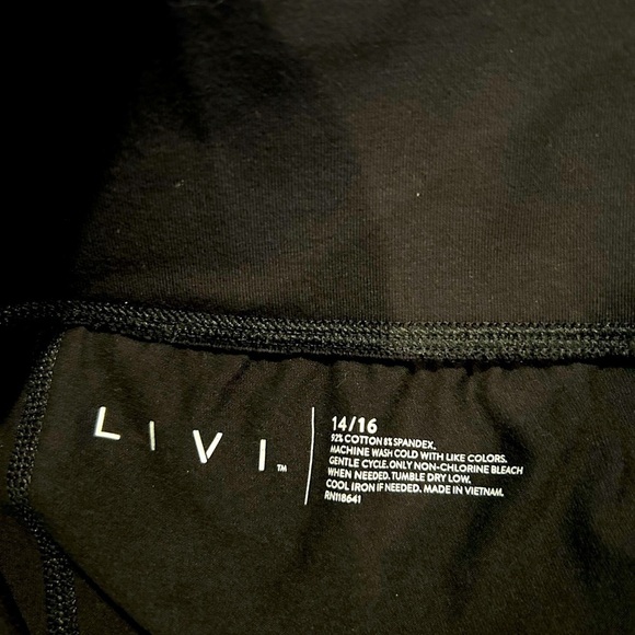 060. LIVI High-Rise Signature Stretch Legging With Smoothing Control Tech 14/16 - Picture 3 of 4